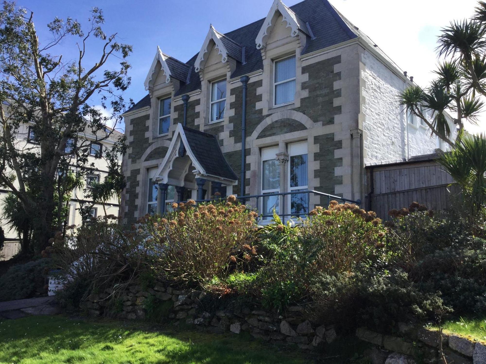 Armyn House Apartments, Your Coastal Escape In Falmouth Exterior photo